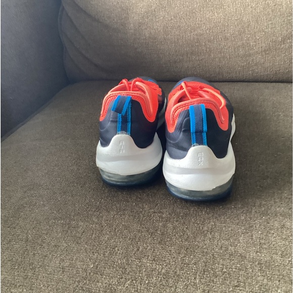 Nike Air Max - Picture 2 of 3